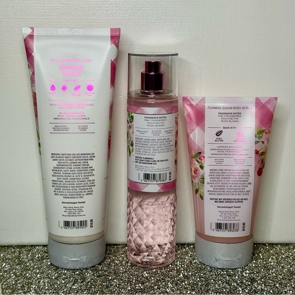 Bath & Body Works Gingham Gorgeous Body Wash Gift Set Floral Strawberry Peach - Picture 4 of 5